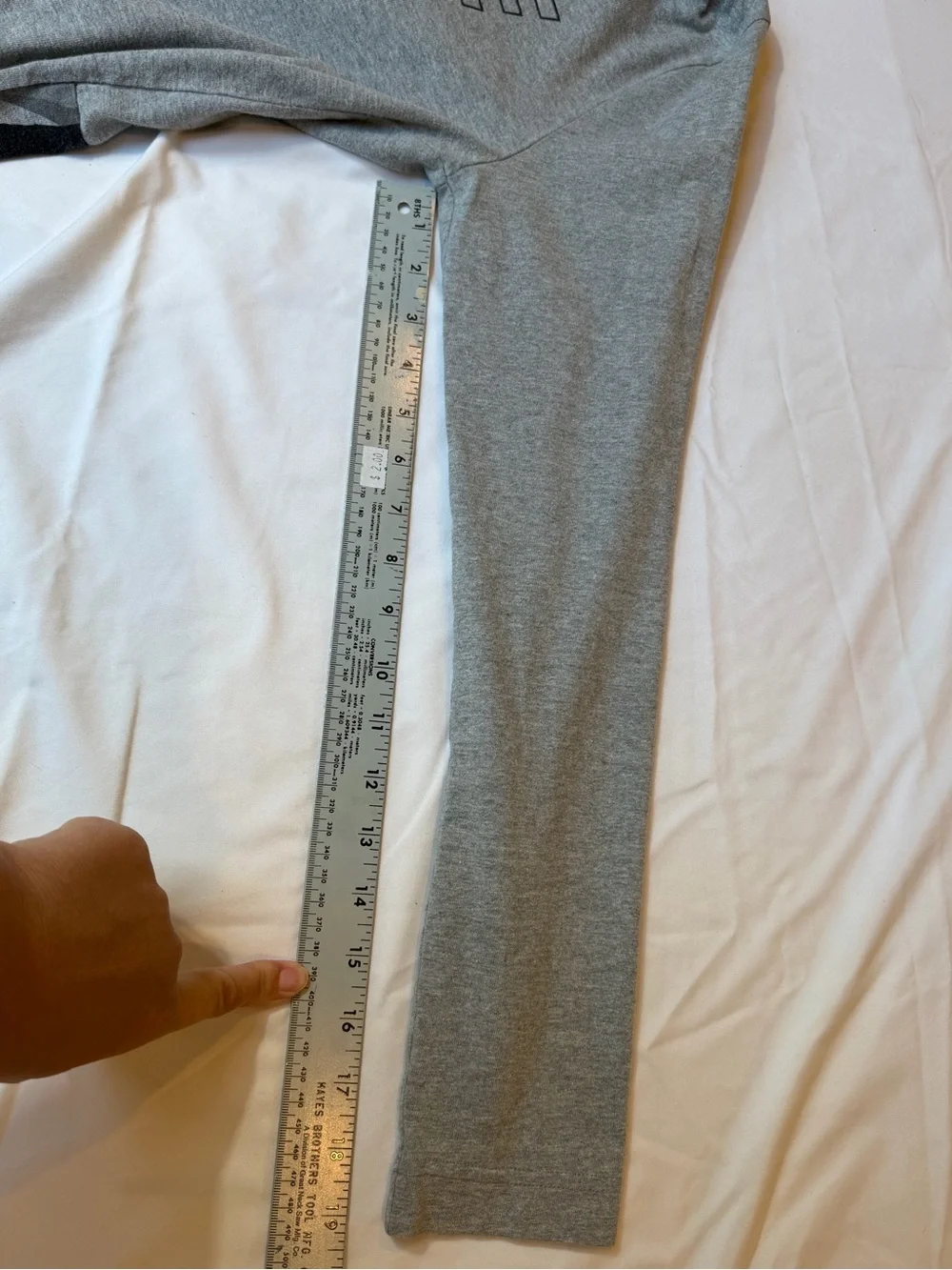 Nike Men’s Gray Pullover Hoodie Size L Logo Drawstring